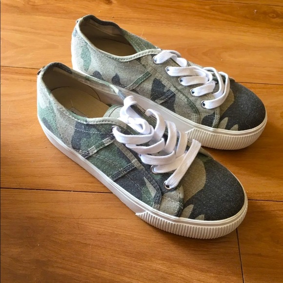 Steve Madden Emma camo sneakers - Picture 1 of 5